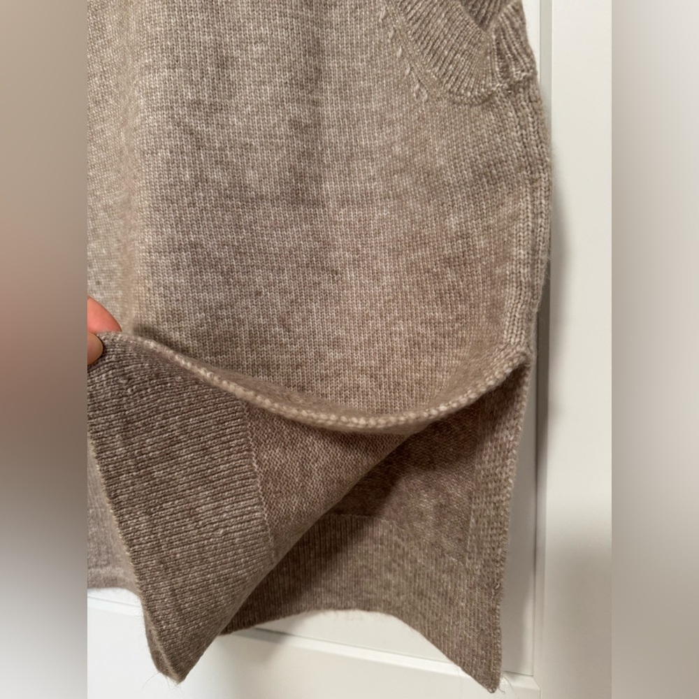 H&M Women's Sweater Vest in Taupe Melange - Size: S - NWT! - Picture 5 of 7